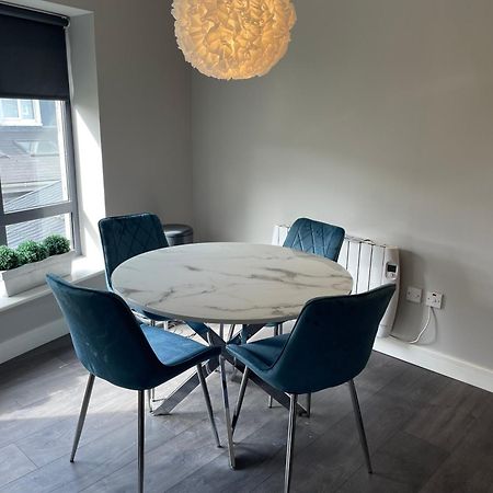 Dublin Airport Large 2 Bedroom Luxury Serviced Apartment Buitenkant foto